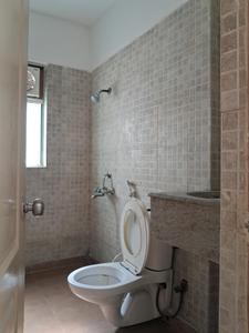 Common Bathroom Image of 925 Sq.ft 2 BHK Apartment / Flat for sale in Paras Tierea, Sector 137 Noida for Rs. 8000000