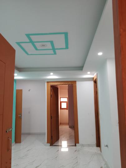 East Avenue Platinum Main Image 1