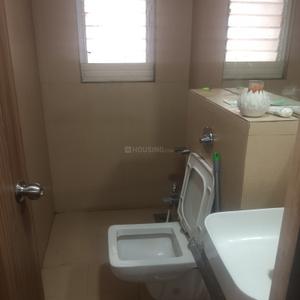 Bathroom Image of 1200 Sq.ft 3 BHK Apartment / Flat for rent in RNA Continental, Chembur Mumbai for Rs. 127000