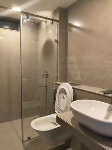 Common Bathroom Image of 1215 Sq.ft 2 BHK Apartment / Flat for rent in Mazgaon Mumbai for Rs. 100000