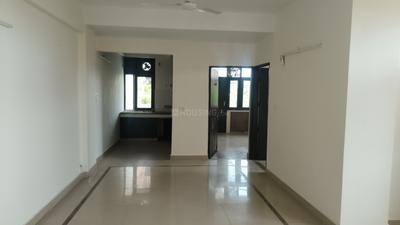 Mount Everest Apartments Living Room 1