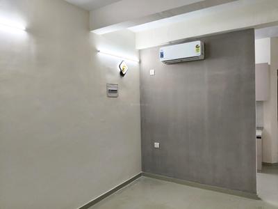 Living Room Image of 450 Sq.ft 1 BHK Apartment / Flat for rent in Pyramid Infinity, Sector 70 Gurgaon for Rs. 21000