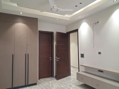 Bedroom Image of 2250 Sq.ft 4 BHK Builder Floor for sale in New Builder Floors, Paschim Vihar New Delhi for Rs. 45000000