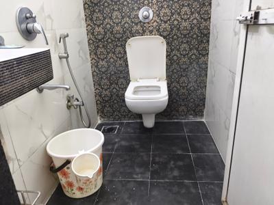 Bathroom Image of 470 Sq.ft 1 BHK Apartment / Flat for rent in Borivali West Mumbai for Rs. 38000
