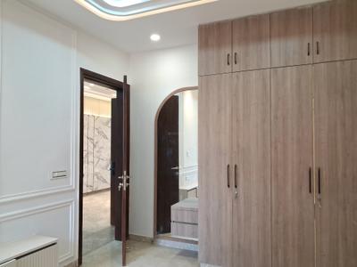Bedroom Image of 1350 Sq.ft 3 BHK Builder Floor for sale in Paschim Vihar New Delhi for Rs. 28000000