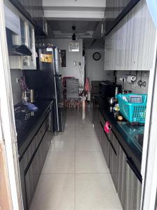 Image of 1785 Sq.ft 3 BHK Apartment / Flat for rent in Pandav Nagar, Ghaziabad for Rs. 25000