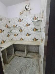 Kitchen Image of 460 Sq.ft 2 BHK Builder Floor for rent in Sant Nirankari Colony RWA, Mukherjee Nagar New Delhi for Rs. 12000