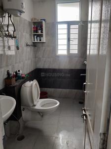 Bathroom Image of 930 Sq.ft 2 BHK Apartment / Flat for rent in Eldeco Saubhagyam Phase 2, Vrindavan Yojana Lucknow for Rs. 18000