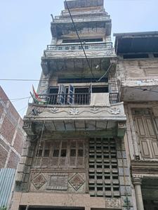 Building Image of 747 Sq.ft 4 BHK Independent House for sale in Haripura Surat for Rs. 9000000