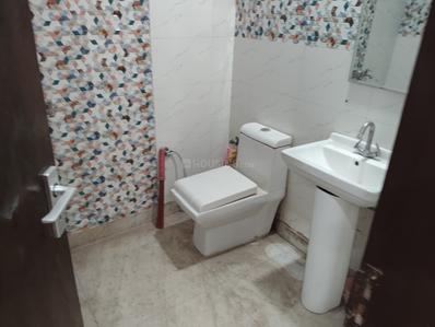 Image of 850 Sq.ft 2 BHK Builder Floor for rent in Preet Vihar, New Delhi for Rs. 21000