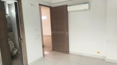 Bedroom Image of 3302 Sq.ft 3 BHK Apartment / Flat for rent in Parx Laureate, Sector 108 Noida for Rs. 90000