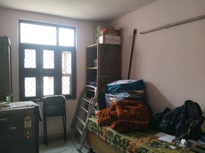 Bedroom Image of 630 Sq.ft 2 BHK Builder Floor for rent in Mayur Vihar Phase 1 New Delhi for Rs. 23500