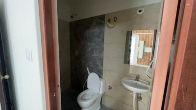 Bathroom Image of 700 Sq.ft 1 BHK Apartment / Flat for rent in Whitefield Bengaluru for Rs. 28500