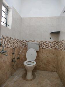 Bathroom Image of 600 Sq.ft 1 BHK Builder Floor for rent in K R Puram Bengaluru for Rs. 16000
