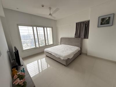 Bedroom Image of 4429 Sq.ft 4.5 BHK Penthouse for sale in Kundan Emirus, Baner Pune for Rs. 55000000