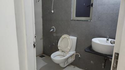Image of 1475 Sq.ft 2.5 BHK Apartment / Flat for rent in Adani The Meadows, Shantigram, Ahmedabad for Rs. 26000