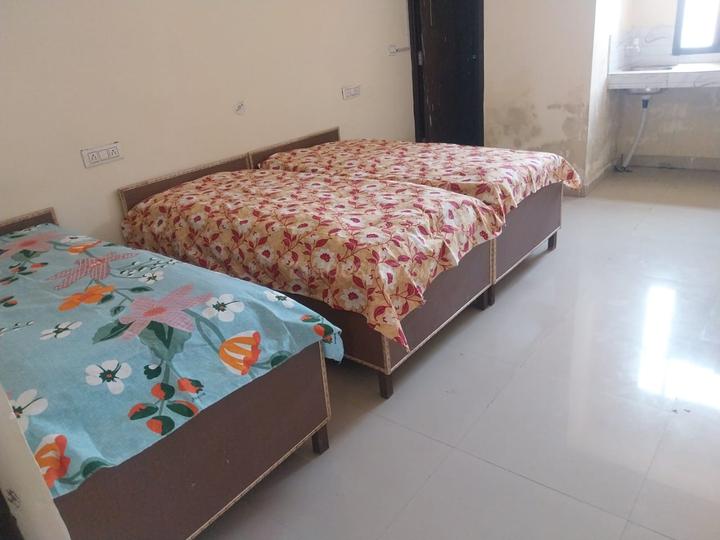 Bedroom Image of Living points in Sector 63, Noida