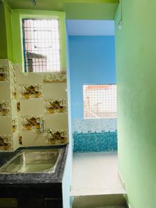 Kitchen Image of 1350 Sq.ft 3 BHK Builder Floor for rent in Hafiz Baba Nagar Hyderabad for Rs. 15000