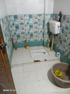 Bathroom Image of 1200 Sq.ft 2 BHK Independent House for rent in Jankipuram Vistar Lucknow for Rs. 12000