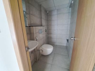Bathroom Image of 980 Sq.ft 2 BHK Apartment / Flat for sale in Mahindra Nestalgia, Pimpri Pune for Rs. 10500000