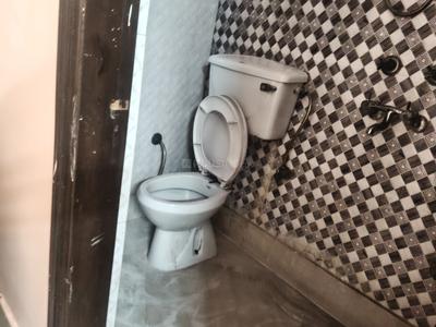 Bathroom Image of 1076 Sq.ft 2 BHK Independent House for rent in Tagore Garden Extension New Delhi for Rs. 20000