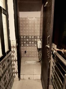 Bathroom Image of 850 Sq.ft 3 BHK Builder Floor for sale in Sector 102 Noida for Rs. 2500000