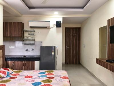 Bedroom Image of 580 Sq.ft 1 RK Apartment / Flat for rent in DLF Phase 3 Gurgaon for Rs. 20000