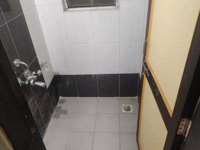 Bathroom Image of 600 Sq.ft 1 BHK Apartment / Flat for rent in Goel Amrut Ganga, Anand Nagar, Sinhagad Road Pune for Rs. 18000
