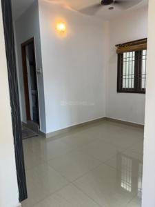 Bedroom Image of 1300 Sq.ft 3.5 BHK Builder Floor for rent in Padi Chennai for Rs. 35000