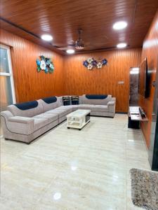 Hall Image of 1650 Sq.ft 3 BHK Apartment / Flat for sale in Kahilipara Guwahati for Rs. 16000000