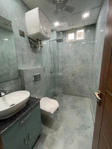 Bathroom Image of 2000 Sq.ft 4 BHK Builder Floor for rent in RWA Chittaranjan Park Block B, Chittaranjan Park New Delhi for Rs. 145000