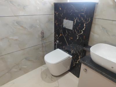 Bathroom Image of 1000 Sq.ft 1 BHK Builder Floor for rent in Sector 14 Gurgaon for Rs. 34500