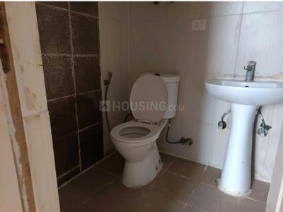 Bathroom Image of 1505 Sq.ft 3 BHK Apartment / Flat for rent in Supertech Cape Town, Sector 74 Noida for Rs. 30000