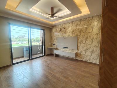 Hall Image of 7200 Sq.ft 11 BHK Independent House for sale in Sector 10A Gurgaon for Rs. 100000000