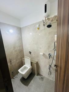 Bathroom Image of 1080 Sq.ft 2 BHK Apartment / Flat for rent in Oxy Beaumonde, Viman Nagar Pune for Rs. 50000