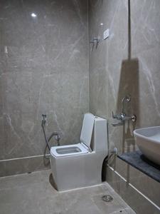Common Bathroom Image of 1650 Sq.ft 3 BHK Apartment / Flat for sale in SAP Homes, Sector 49 Noida for Rs. 8399999