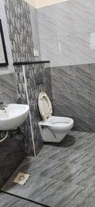 Bathroom Image of 2000 Sq.ft 3 BHK Builder Floor for rent in Palavakkam, Sholinganallur Chennai for Rs. 50000