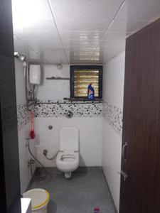 Bathroom Image of 700 Sq.ft 2 BHK Apartment / Flat for rent in Kandivali West Mumbai for Rs. 60000