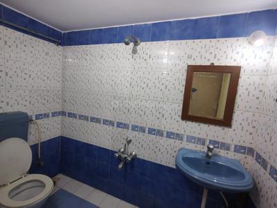 Bathroom Image of 1200 Sq.ft 2 BHK Independent House for rent in HBR Layout Bengaluru for Rs. 25000