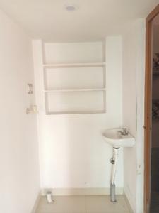 Bathroom Image of 400 Sq.ft 1 BHK Duplex for rent in Gobichettipalayam Erode for Rs. 5000