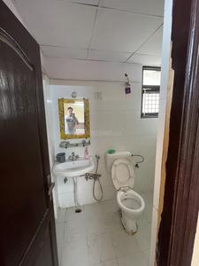 Bathroom Image of 1000 Sq.ft 2 BHK Apartment / Flat for rent in Highend Paradise I, Raj Nagar Extension Ghaziabad for Rs. 20000