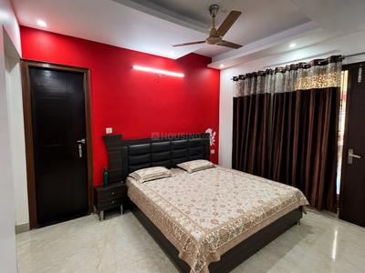 Bedroom Image of 2200 Sq.ft 4 BHK Builder Floor for sale in Shahdara New Delhi for Rs. 21000000