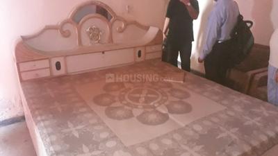 Bedroom Image of 910 Sq.ft 2 BHK Apartment / Flat for rent in Patparganj New Delhi for Rs. 42000