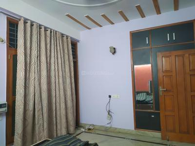 Bedroom Image of 1400 Sq.ft 2 BHK Builder Floor for rent in Sector 70 Noida for Rs. 40000