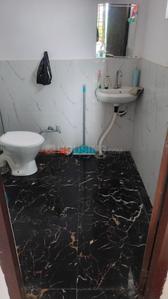 Bathroom Image of 400 Sq.ft 1 RK Independent House for rent in Barkhurdarpur Lucknow for Rs. 7500