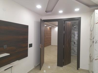 Bedroom Image of 850 Sq.ft 3 BHK Builder Floor for sale in Shalimar Bagh New Delhi for Rs. 14000000