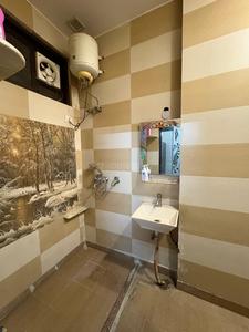 Bathroom Image of 840 Sq.ft 1 BHK Builder Floor for rent in Shalimar Bagh New Delhi for Rs. 20000