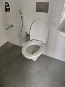 Common Bathroom Image of 700 Sq.ft 2 BHK Apartment / Flat for sale in Rustomjee Bella, Bhandup West Mumbai for Rs. 15500000