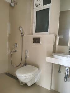 Common Bathroom Image of 1044 Sq.ft 2 BHK Apartment / Flat for rent in Nirmal Triumph And Thrill, Mulund West Mumbai for Rs. 50000