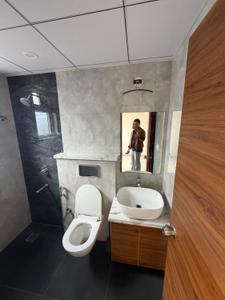 Bathroom Image of 1550 Sq.ft 3 BHK Apartment / Flat for rent in Cooke Town Bengaluru for Rs. 80000